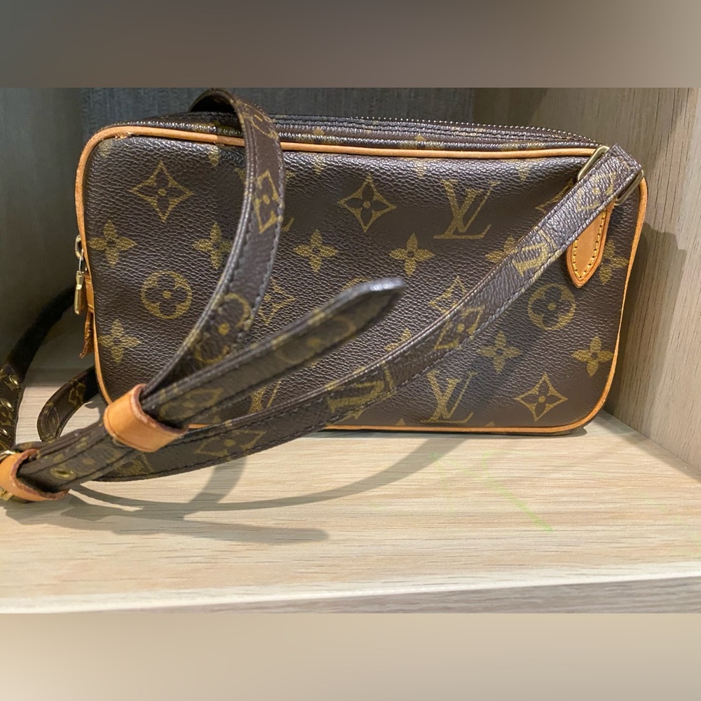 Authentic Louis Vuitton Marly Pochette Bandouliere